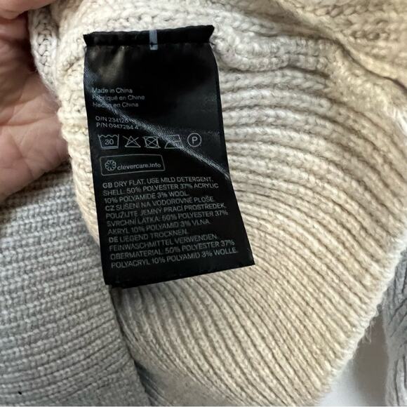 H&M Sweater Oatmeal Funnel Neck Long Sleeve Oversized Knit beige cream Size XS - Picture 7 of 8
